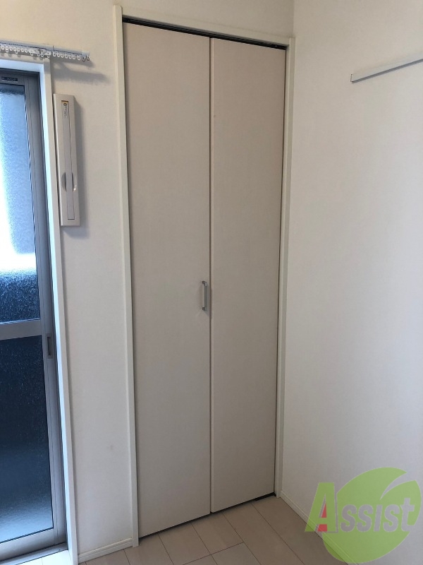 収納　収納スペースです。お洋服やお荷物はこちらへ。