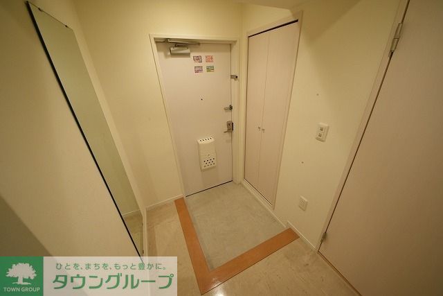 玄関　お問合せは(株)タウンハウジングレジデンス事業部　赤坂店・…