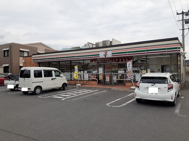 コンビニ　セブンイレブン　滝尾店（コンビニ）まで550m