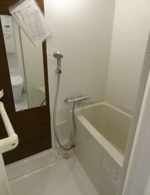 バス・シャワールーム　※別部屋参考写真
