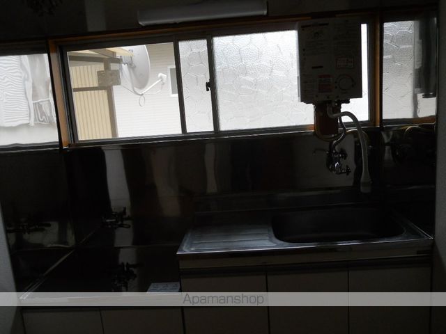 東急多摩川線 下丸子駅 徒歩4分 2階建 築52年のキッチン写真