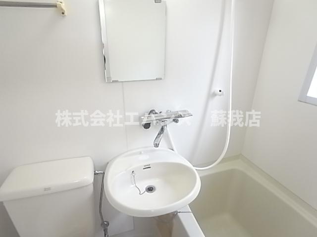 洗面設備　スペースが確保できる洗面所です