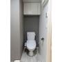 トイレ　落ち着いた色調のトイレです