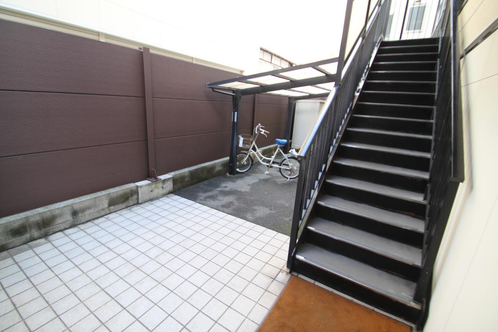 広島電鉄宇品線 日赤病院前駅 徒歩5分 4階建 築28年の外観写真