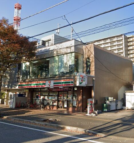 コンビニ　セブンイレブン千葉幸町店（コンビニ）まで721m
