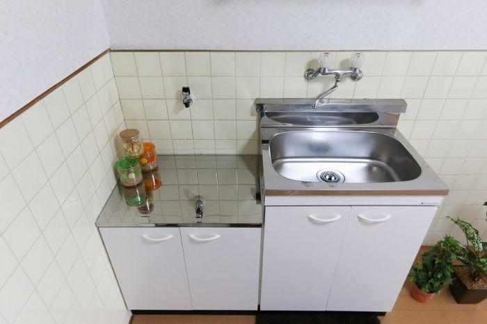 キッチン　コンロ置けます。