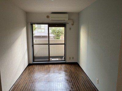 ルーブル大井町の居間写真