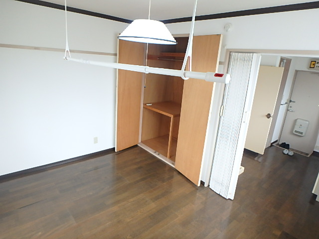 その他設備　室内物干し