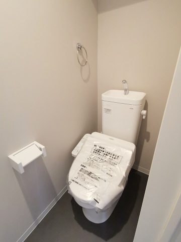 トイレ　温水洗浄暖房便座付き