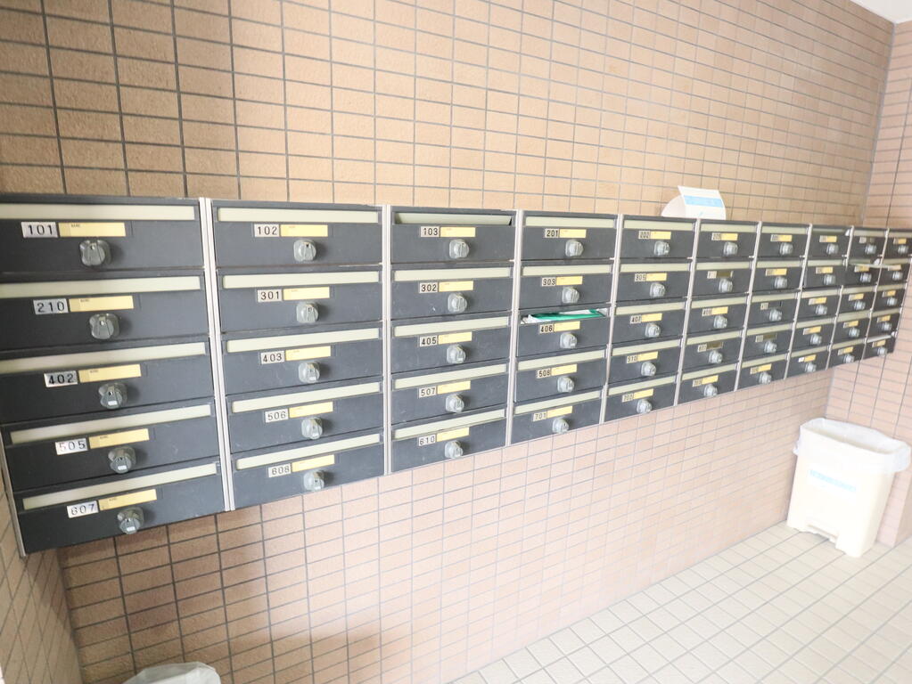 ロビー　集合ポスト