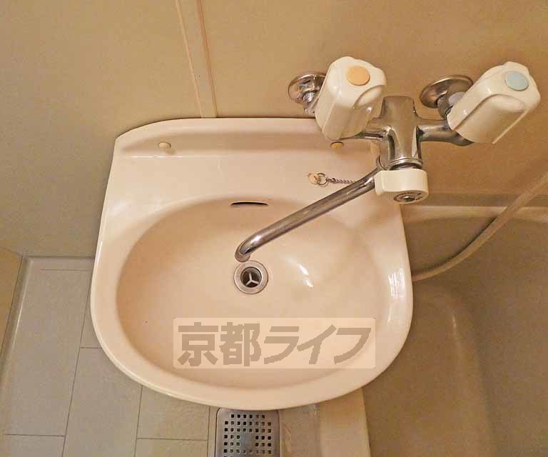 近鉄京都線 上鳥羽口駅 徒歩7分 4階建 築26年の内装写真