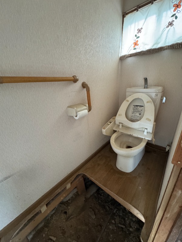 ＪＲ関西本線 久宝寺駅 徒歩11分 2階建 築57年のトイレ写真