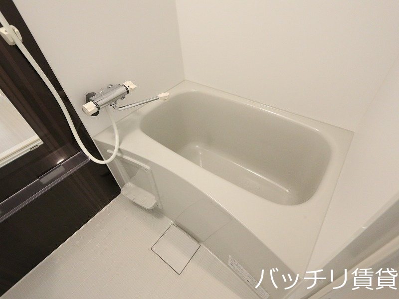 バス・シャワールーム　同型タイプの為、現状を優先いたします。