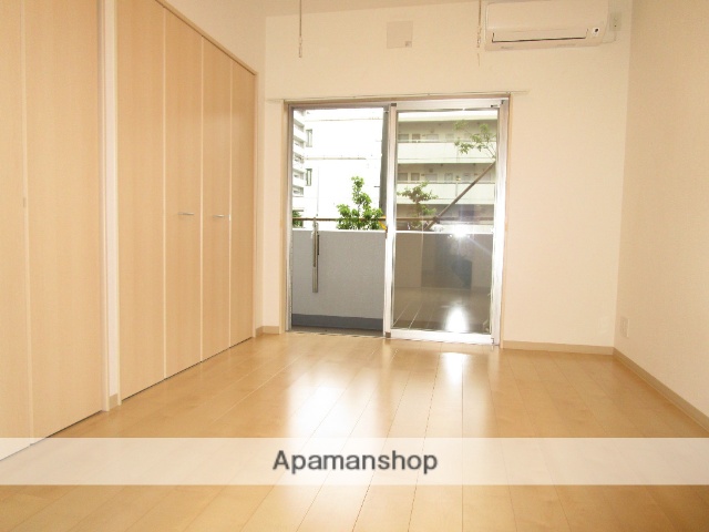 ＪＲ常磐線 綾瀬駅 徒歩10分 7階建 築14年の居間写真