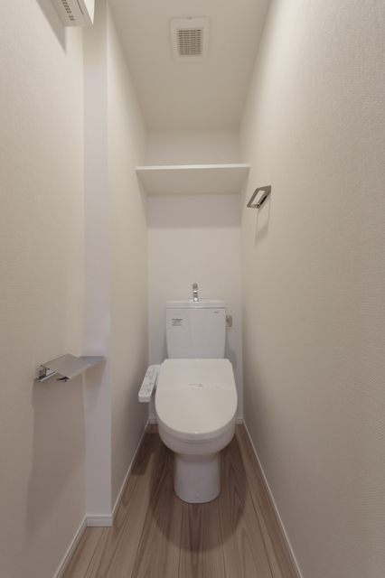 トイレ　※写真は同タイプ住戸です。