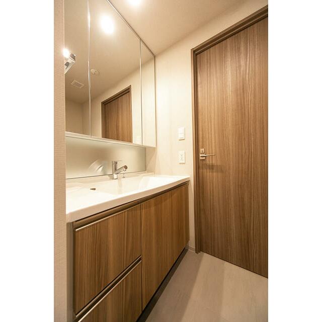 洗面設備　※写真は同タイプ住戸です。