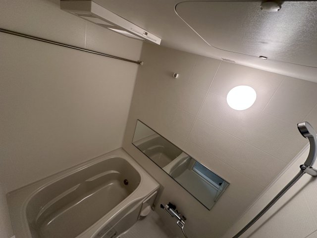 バス・シャワールーム　※別部屋の参考写真です。