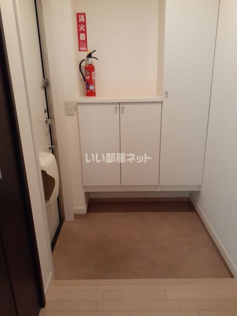 エコビレッジ Bの玄関写真