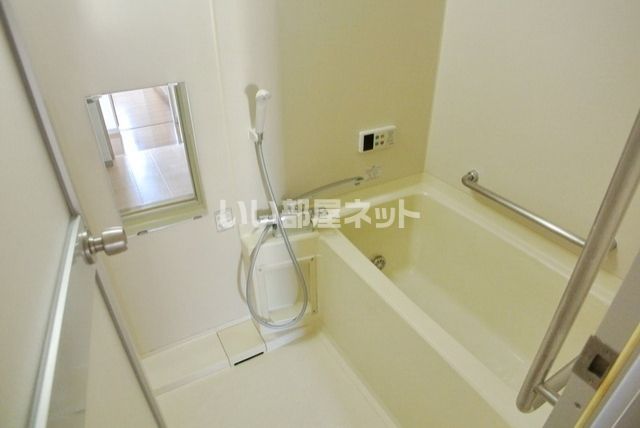 西武拝島線 西武立川駅 徒歩16分 3階建 築32年の風呂写真