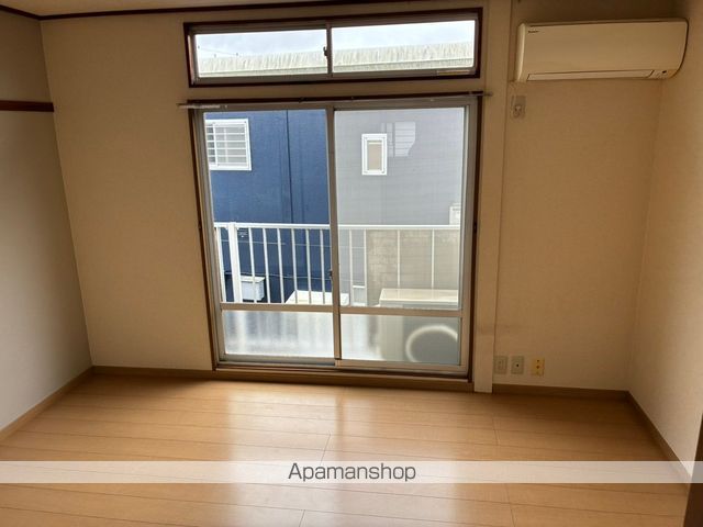 アーバン牛久B号館の居間写真