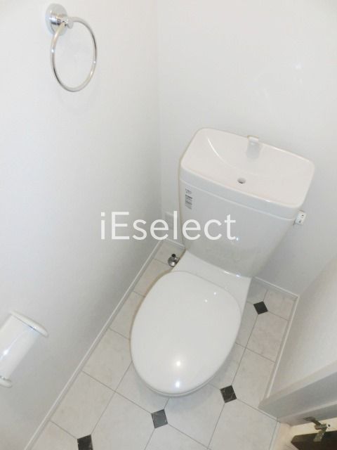 トイレ　トイレはシンプルですね。
