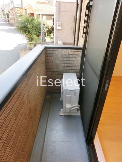 バルコニー　洗濯物も干せますね。