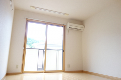 サンコート三雲の居間写真