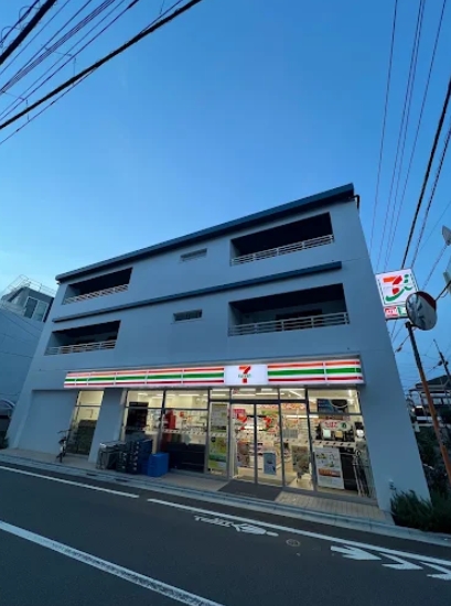 コンビニ　セブンイレブン目黒中町2丁目店（コンビニ）まで120m