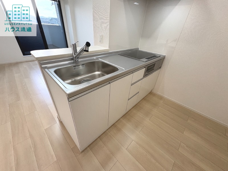 キッチン　※写真は別号室