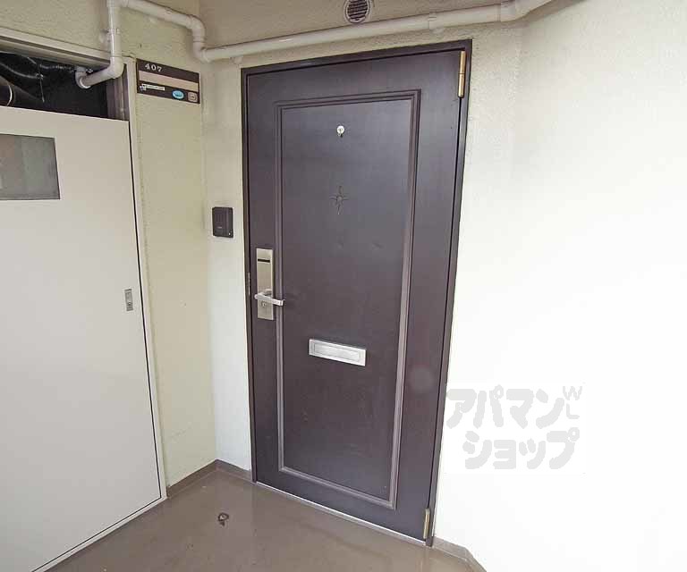 その他設備　玄関ドアです。