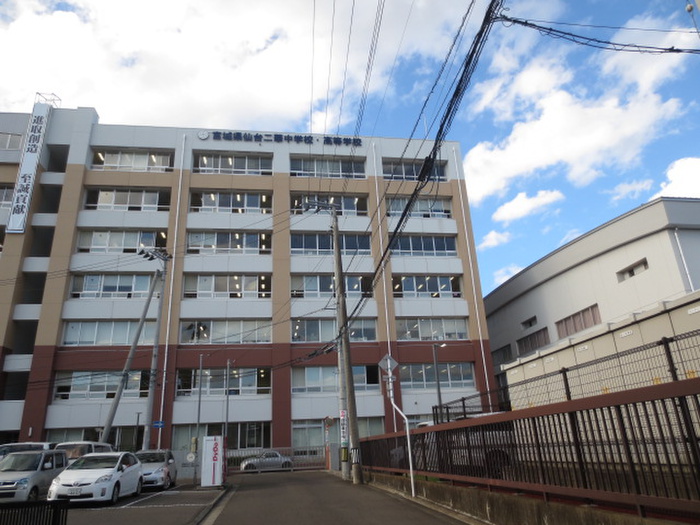 中学校　仙台二華中学校（中学校）まで160m