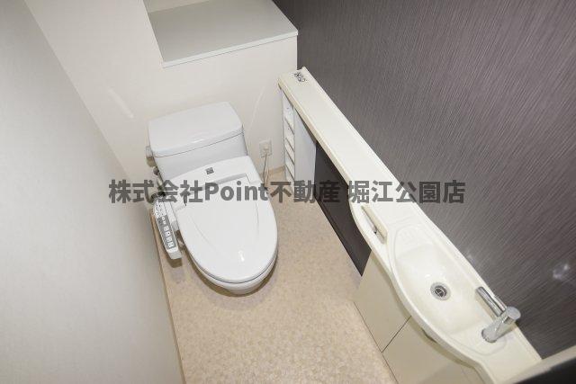 地下鉄谷町線 谷町六丁目駅 徒歩6分 10階建 築14年のトイレ写真
