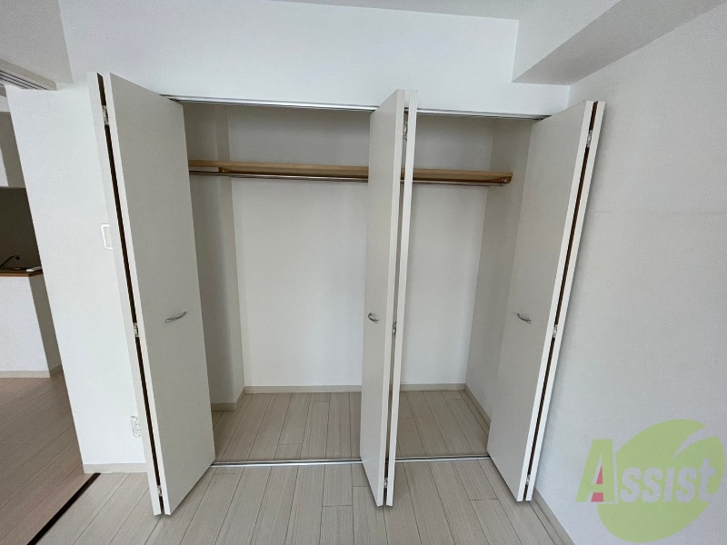 収納　寝室の収納です。部屋がすっきり片付きます。