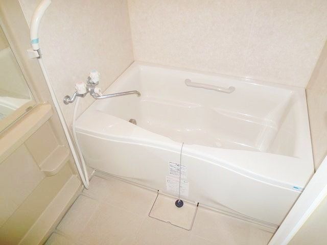 バス・シャワールーム　★追い炊き機能付きの綺麗なお風呂です★
