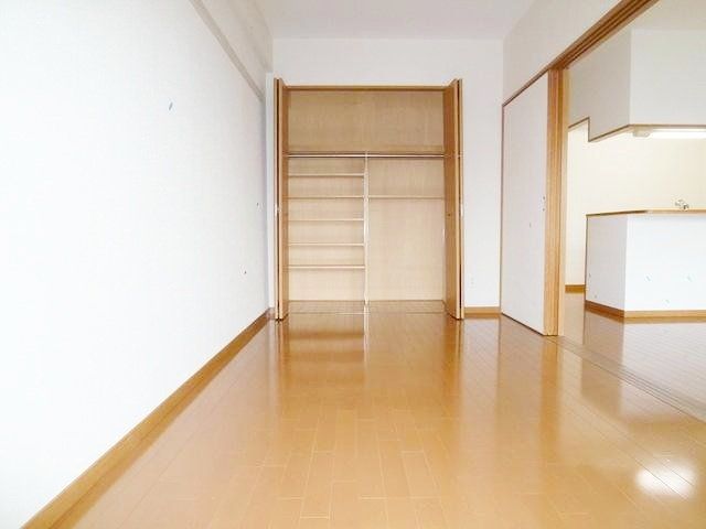 その他部屋・スペース　★５．３帖の綺麗な洋室です★