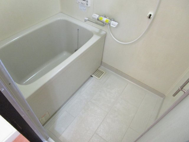 バス・シャワールーム　同物件別部屋です。