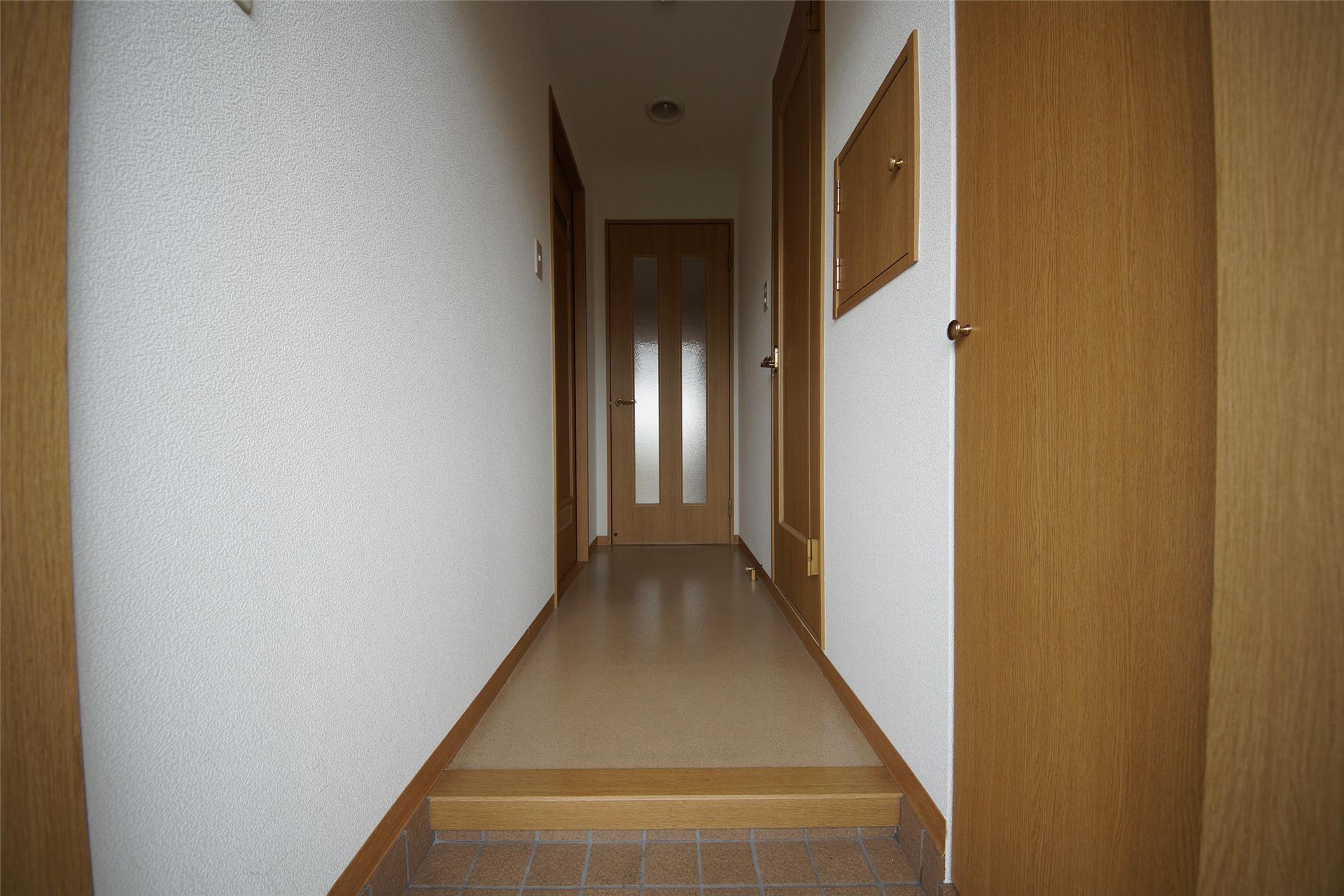 トムキャット 102の玄関写真