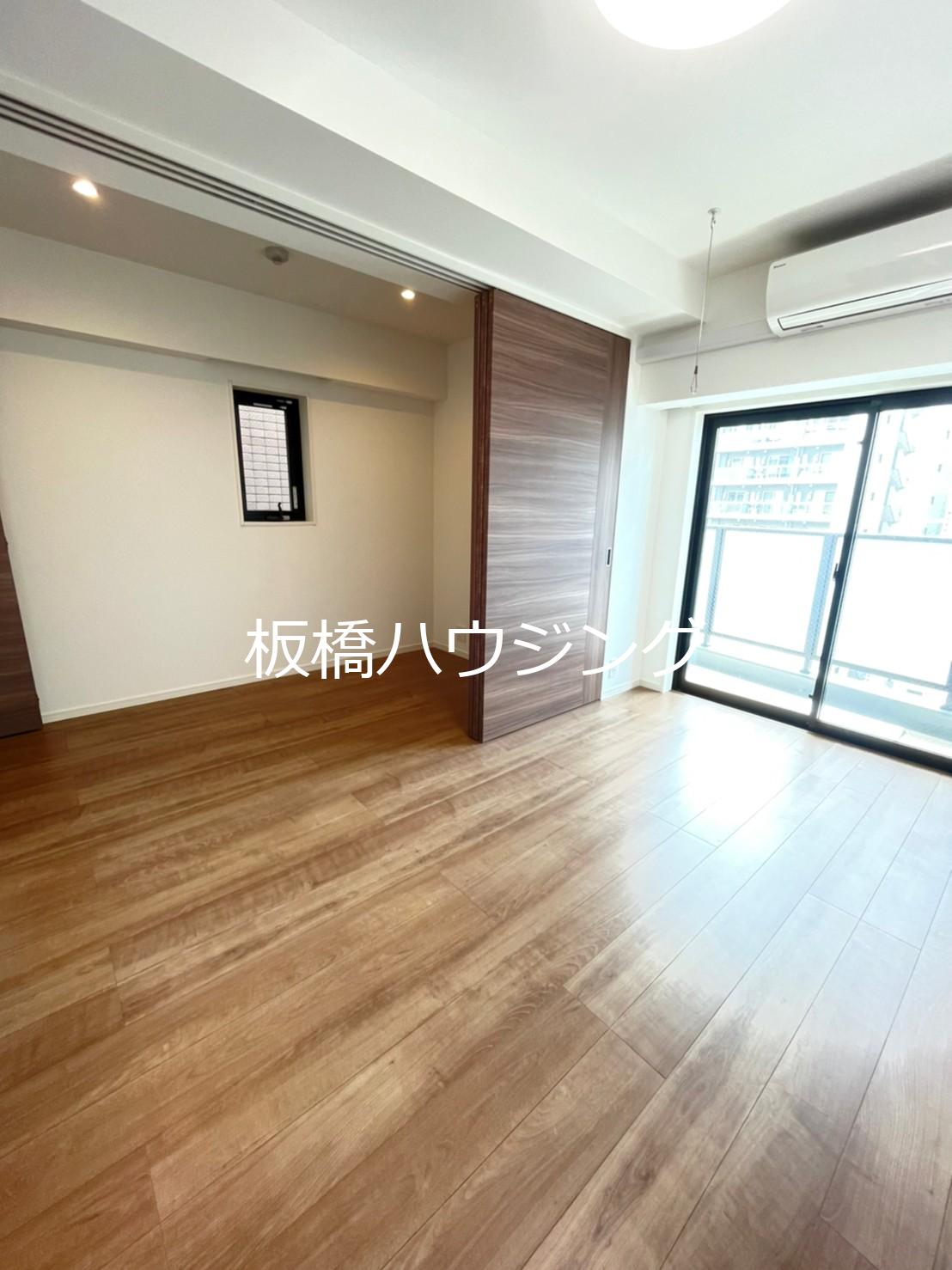 エストゥルース板橋本町の居間写真