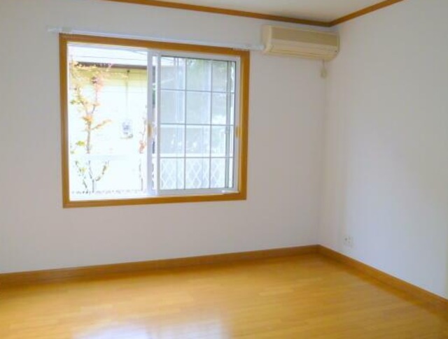 居室・リビング　参考写真（同建物別部屋のものです）