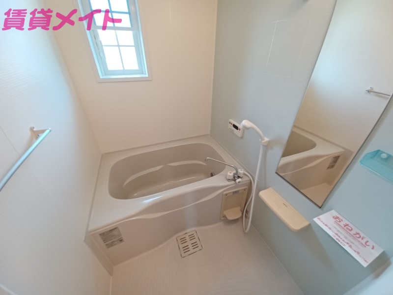 バス・シャワールーム　同型反転参考写真です