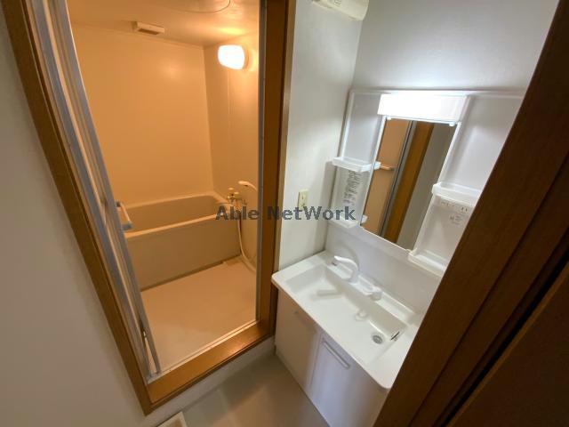 洗面設備　洗面台新品です