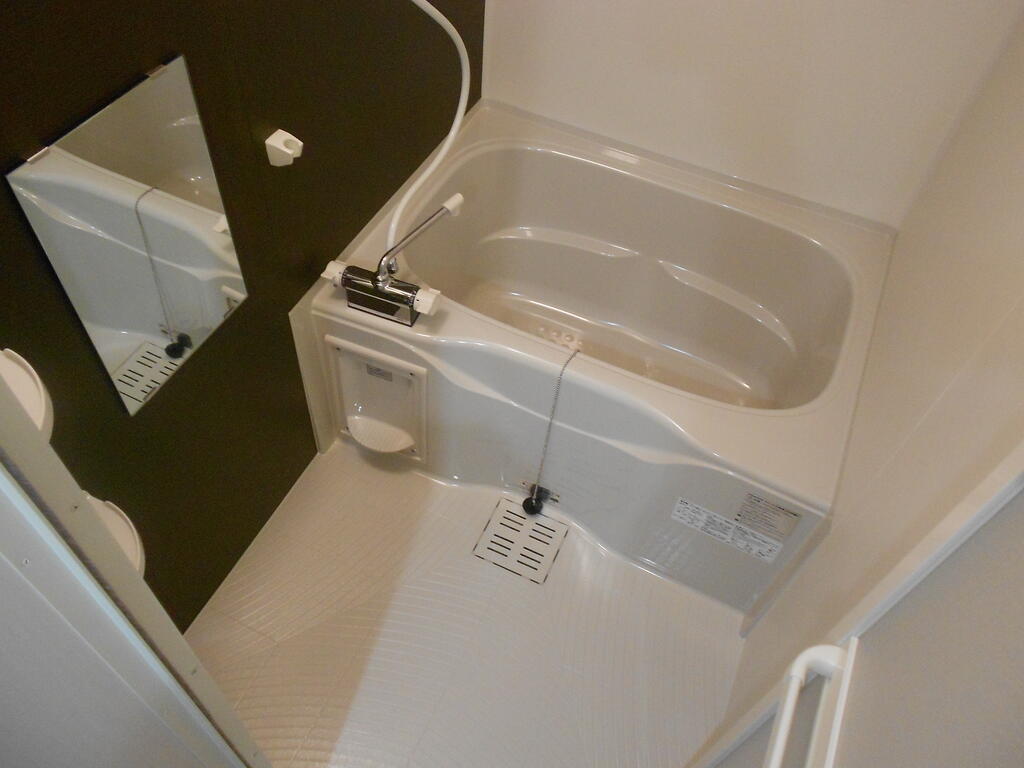 バス・シャワールーム　※同タイプ同モデルの写真を使用