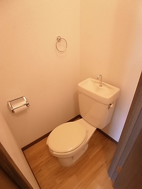 【神戸市垂水区本多聞のマンションのトイレ】