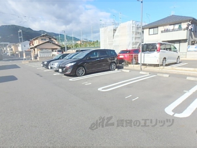 【大津市下阪本のアパートの駐車場】