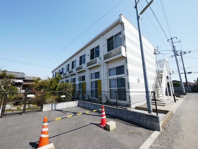 さいたま市西区三橋のアパートの建物外観