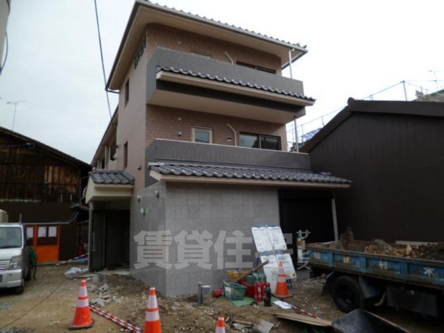 京都市上京区南伊勢屋町のマンションの建物外観