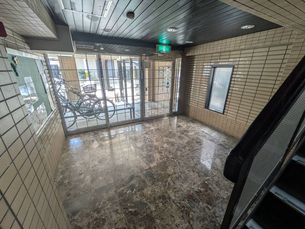 ロビー　エントランス