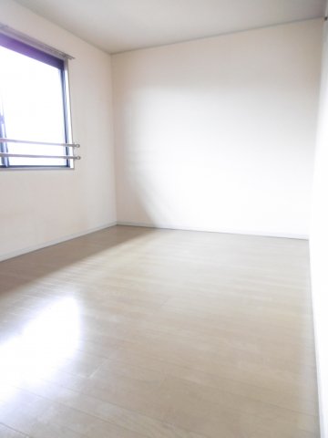 その他部屋・スペース　落ち着いて過ごせるお部屋なので、寝室にいかがでしょうか