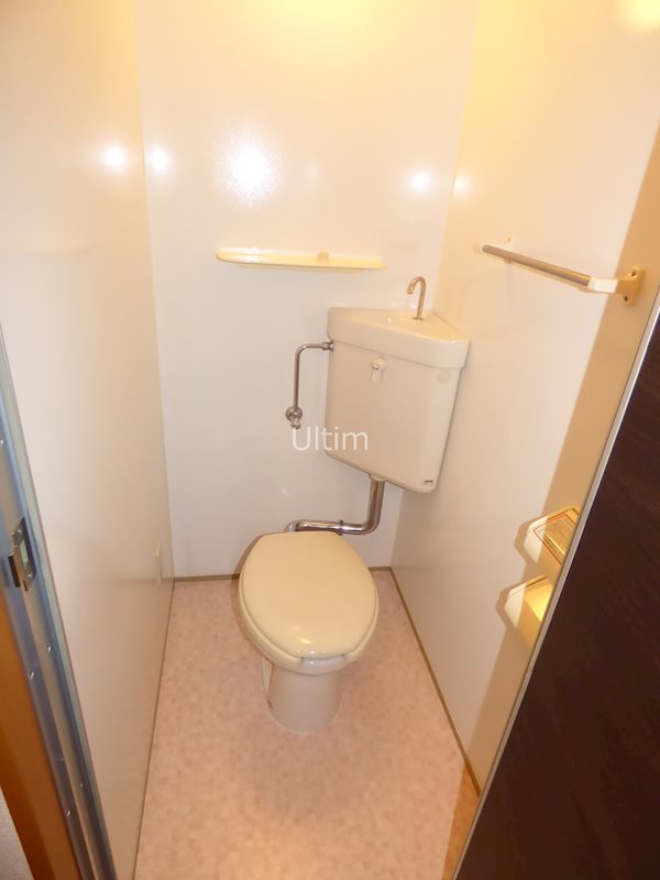 トイレ　別部屋のお写真です。ご参考までに！