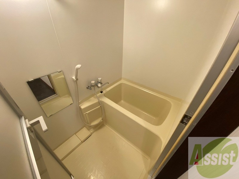 バス・シャワールーム　お風呂になります。一日の疲れを癒してくださいね。